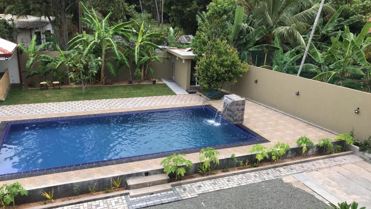 Hotel Royal Waves Negombo Zewnętrze zdjęcie